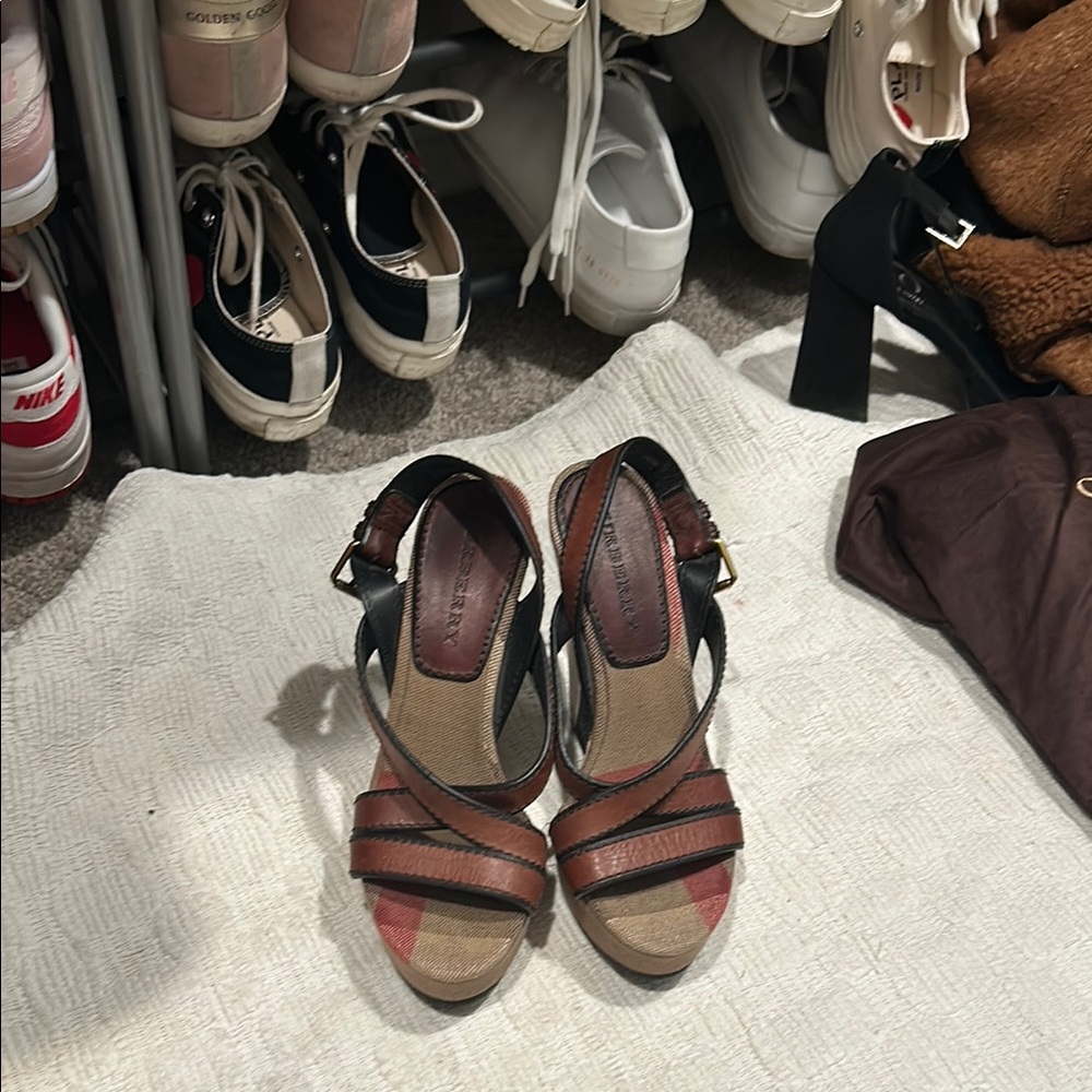 Burberry Women's Brown and Black wedges 39